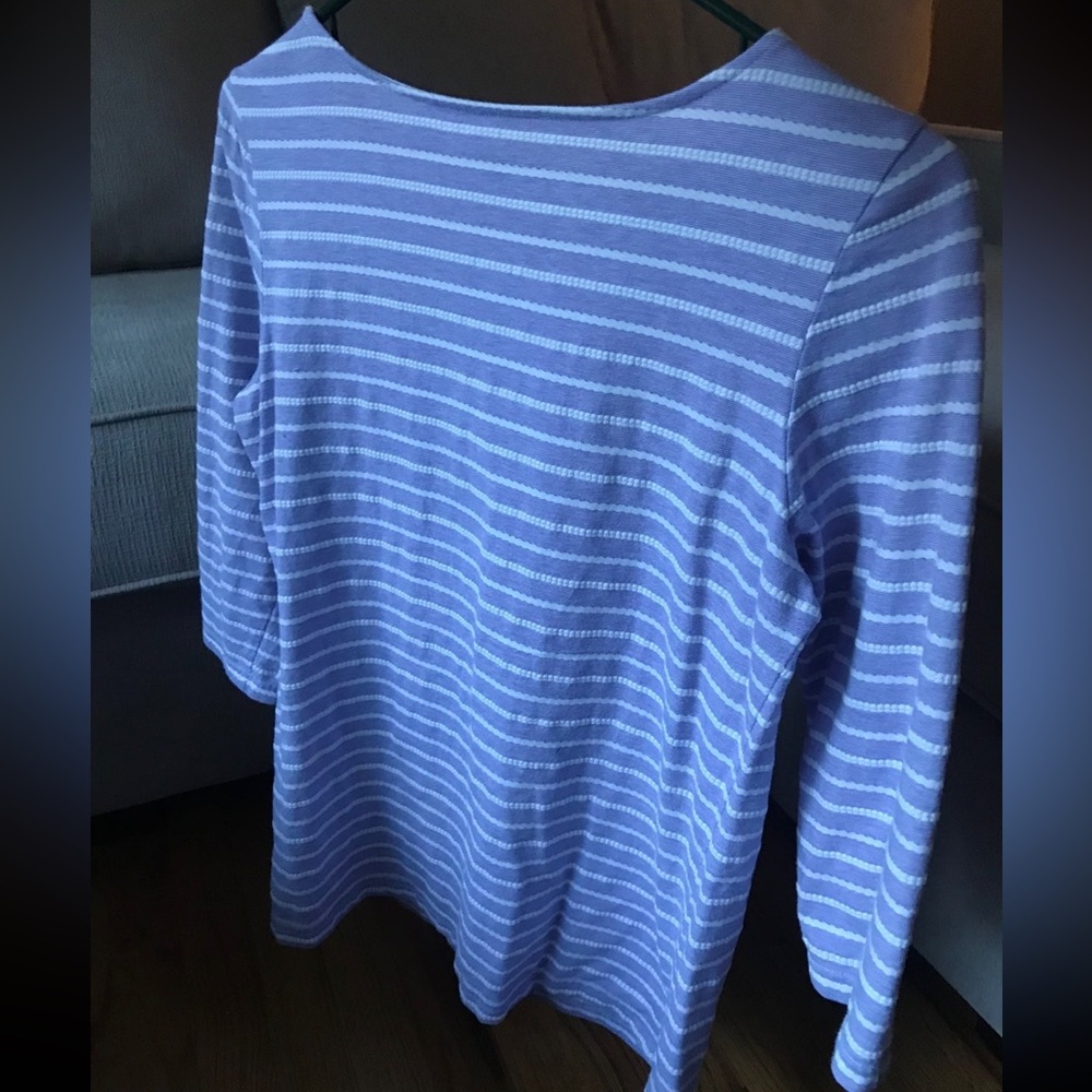 Scalloped stripe top